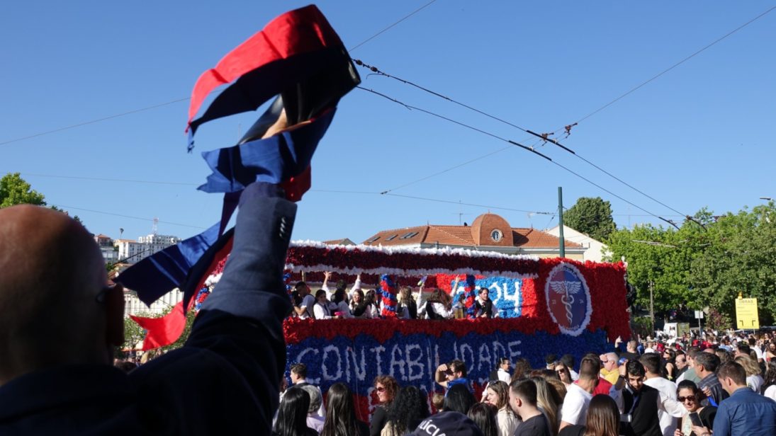 CM De Coimbra Apoia Queima Das Fitas Em Mais De 75 Mil Euros Coimbra Pt