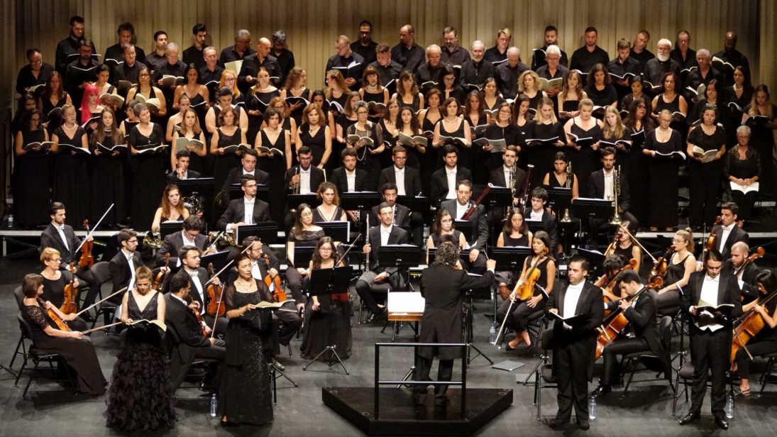 Coro Sinfónico Inês de Castro apresenta Requiem For the Living