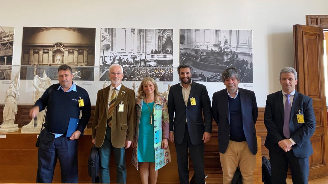 CM de Coimbra reuniu com partidos políticos para defender a reposição da carreira de agente único dos transportes coletivos