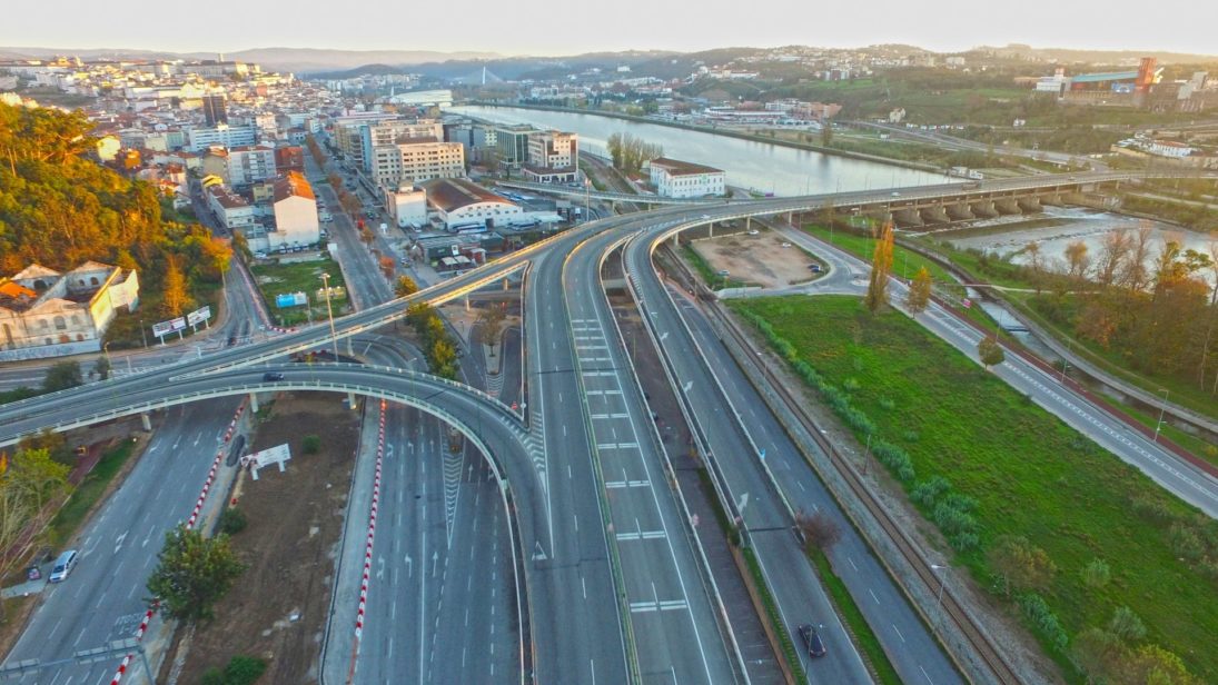 Experiência de fluxo contínuo na entrada do IC2 em Coimbra pode passar a definitiva