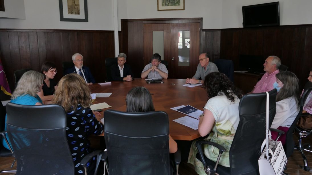 CM de Coimbra formalizou escritura para aquisição de imóvel na Praça do Comércio