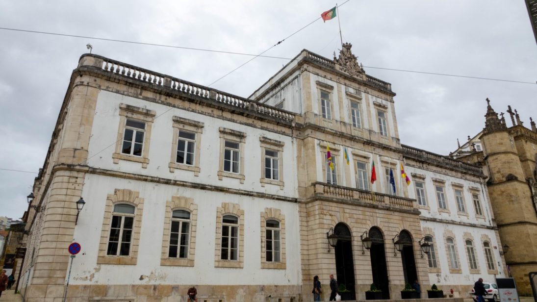 CM de Coimbra cria unidade de Gestão de Contratação Pública para maior transparência