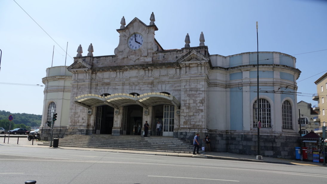 CM de Coimbra pediu uma locomotiva à CP como memória ferroviária para a estação Coimbra-A